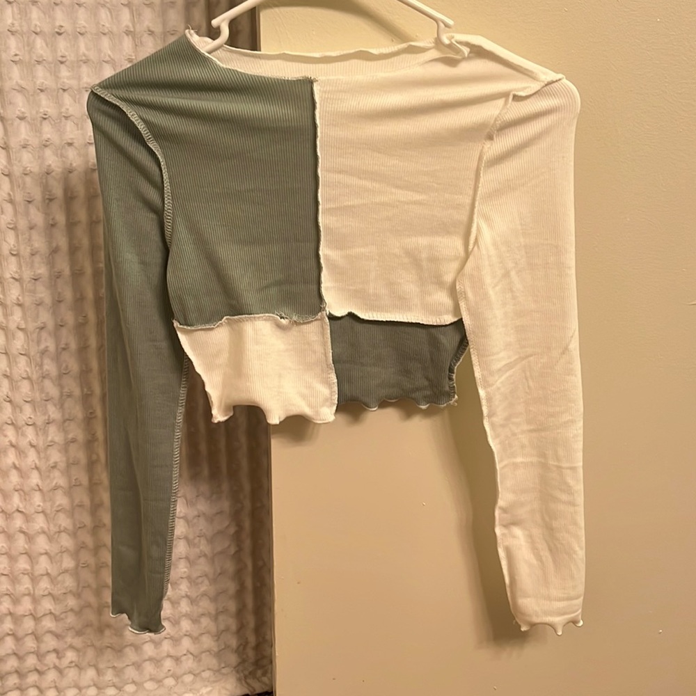 Squared colored crop top